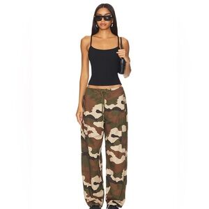 GOOD AMERICAN Parachute Cargo Pants - Fatigue Green (Camo)